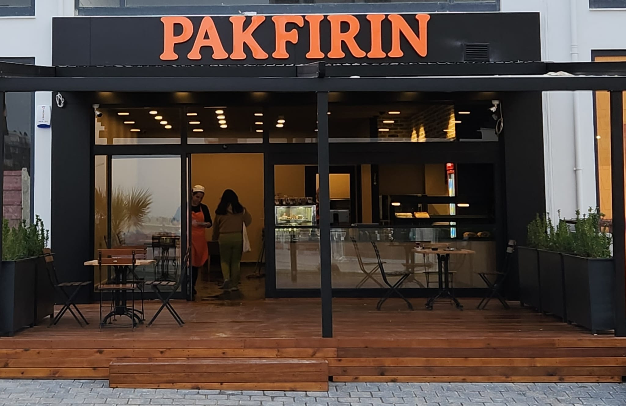 Pakfırın Stadyum Mağazası Elifsu Uludağ Caddesi'nde açıldı