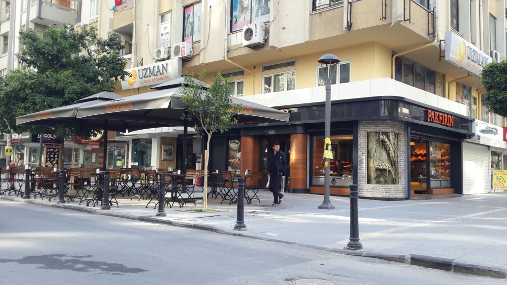 Atatürk Cad.